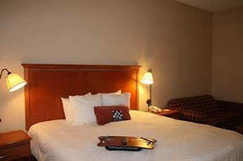 Hotel Hampton Memphis-walnut Grove/baptist East 3*